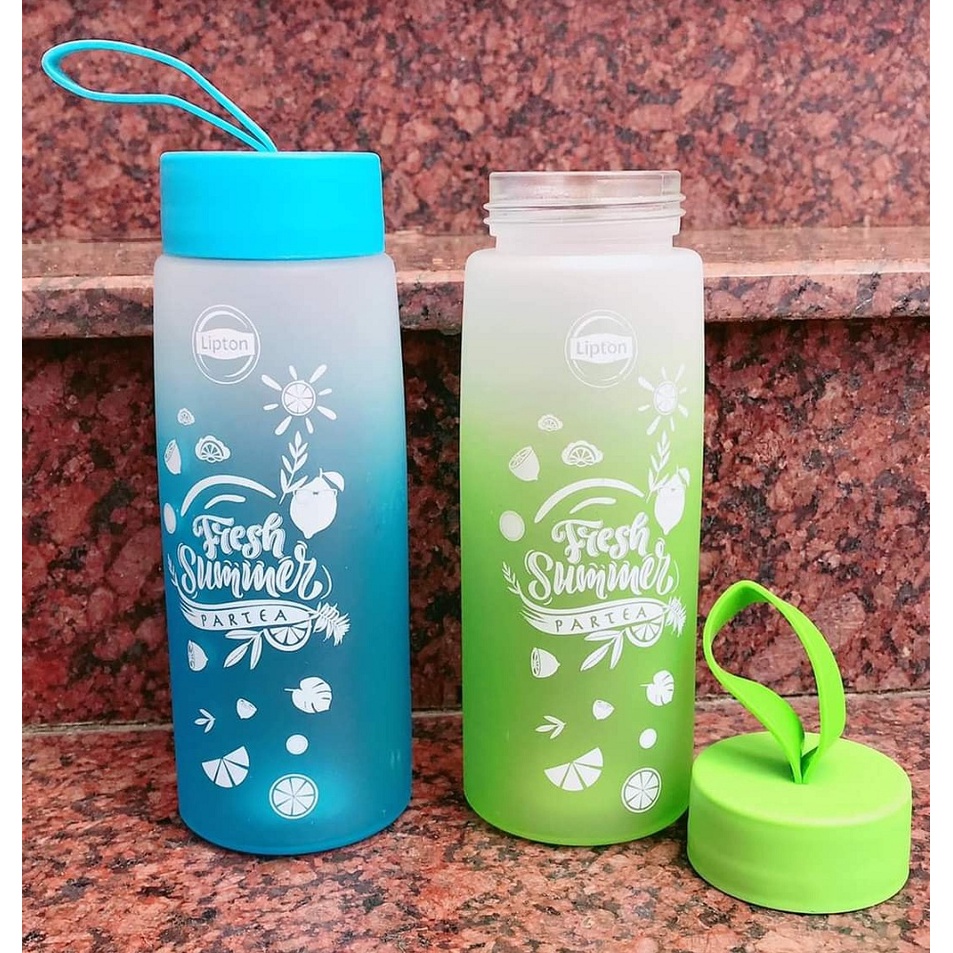 Bình thủy tinh 500ml có dây cầm siêu kute, màu sắc tươi tắn - bình khuyến mại Lipton