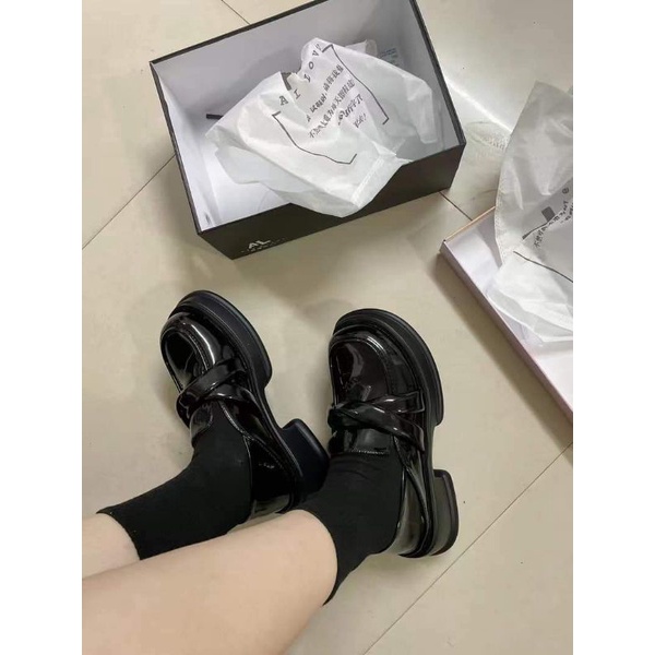 Giày ulzzang đế bánh mì ,giày lười da Hàn Quốc mẫu hot đế cao 5cm SẴN đen bóng sz 35