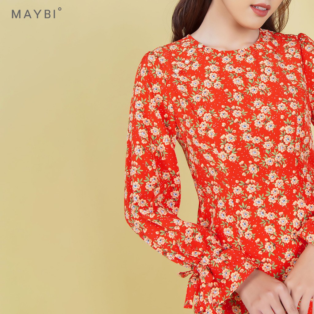 Áo dài Maybi hoạ tiết hoa nền đỏ tay phồng dài phối nơ