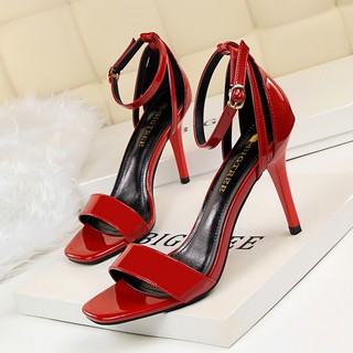 Sandal nữ gót nhọn 8cm cực chắc chân.