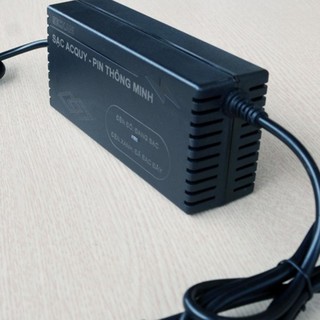 Sạc Acquy 12V 4A tích hợp quạt tản nhiệt tự ngắt khi pin đầy