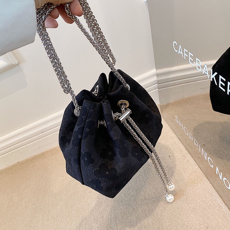 Túi Đeo Chéo Dây Xích Dễ Phối Đồ Hợp Thời Trang Cho Nữ