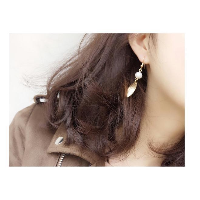 Fashion simple earrings fashion jewelry retro style gold leaf gold leaf pearl jewelry temperament Korean special