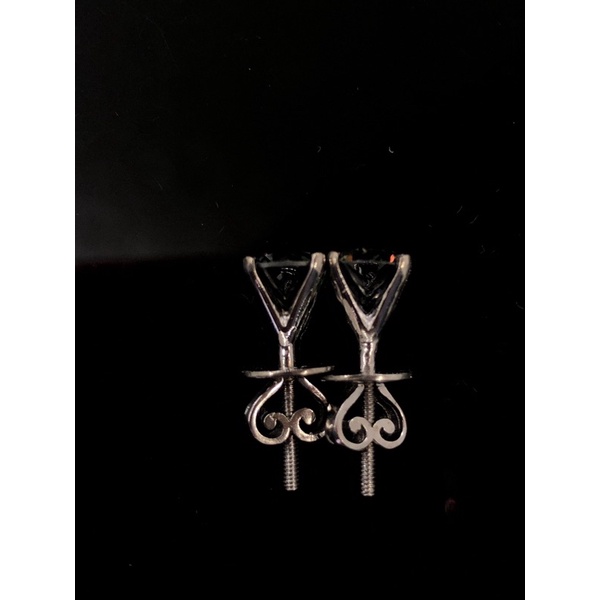 Bông tai Bạc925 mạ bạch kim, Chủ Moissanite 6,5ly đenxanh độcđáo