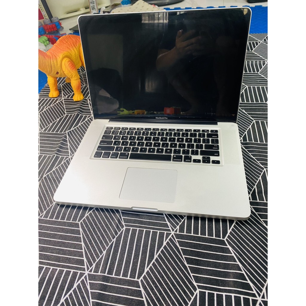 Macbook Pro 2011 core i7 ram 8Gb ổ cứng ssd 128Gb màn hình 15.4 | BigBuy360 - bigbuy360.vn