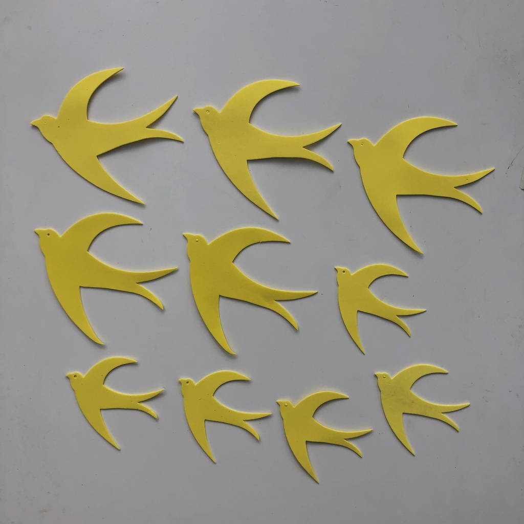 Combo 4 chim én vàng xốp dán kính kích thước từ nhỏ đến lớn trang trí Tết