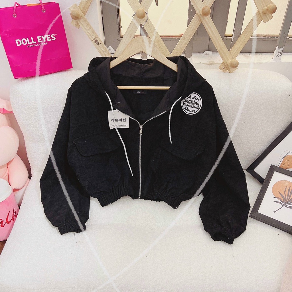 Áo khoác nữ croptop thêu chữ sau áo chất nhung tăm phối túi cao cấp BEBONGSTORE