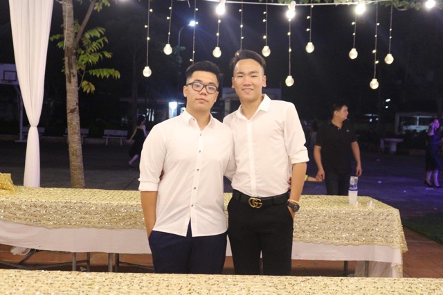 Áo sơ mi nam form slimfit. Chất vải đẹp. Hàng k nhăn, không xù, không bay màu. Lên dáng cực tôn dáng