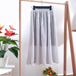 Chân váy midi dập ly dáng dài.