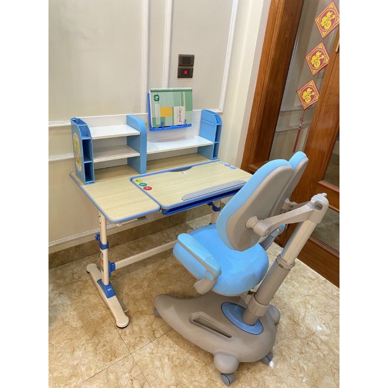 Bàn học sinh thông minh chống gù chống cận