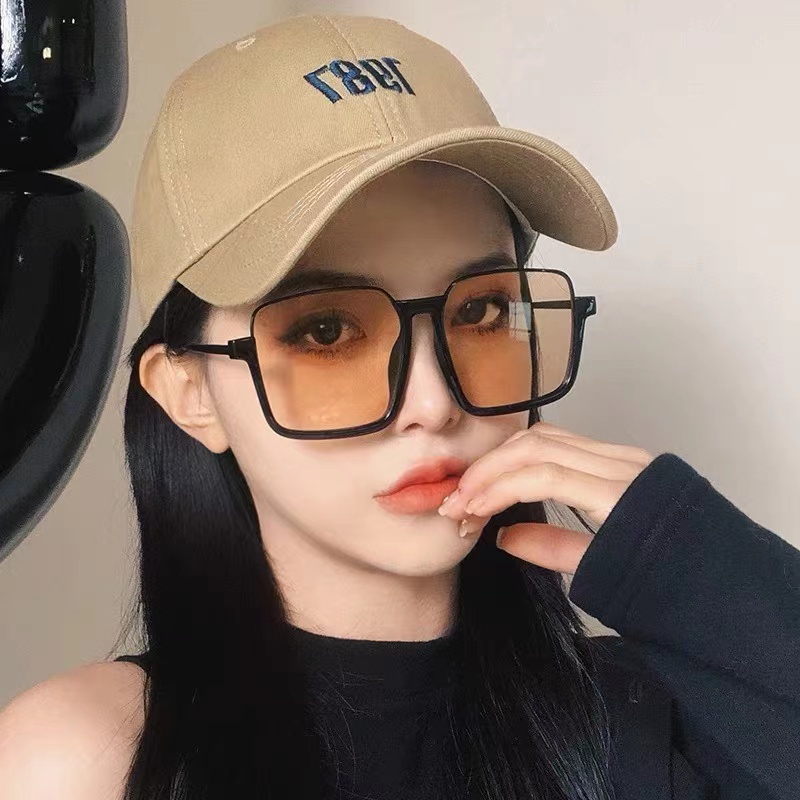 (KIQI-FASHION) COD Kính Mát Nửa Gọng Vuông Chống Tia Uv400 Phong Cách Retro Thời Trang Cho Nam Nữ
