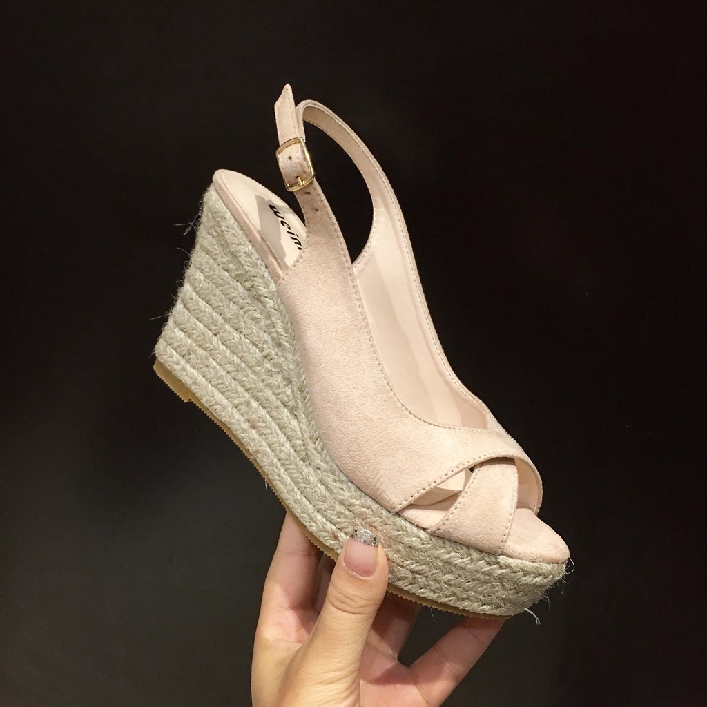 Giày Sandal Mùa Hè 2022 Bằng Da Lộn Đế Phẳng Hở Ngón Có Dây Bện Có Khóa Cài