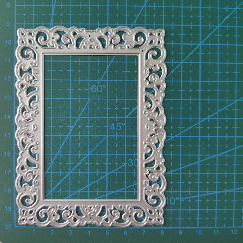 Khuôn Cắt Giấy Kim Loại Khung Viền Ren Hoa Xinh Xắn
