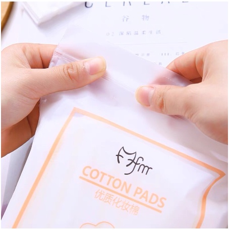 Bông tẩy trang Cotton Pads 222 miếng 3 lớp mềm mại, an toàn cho da