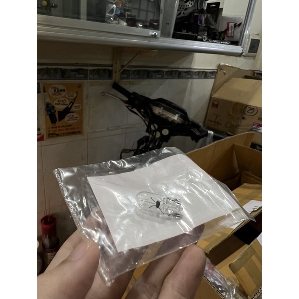 Bóng sợi đốt stanley 12v 1.7w