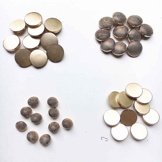 Nút áo dạ . Áo vest . Nut kim loại
