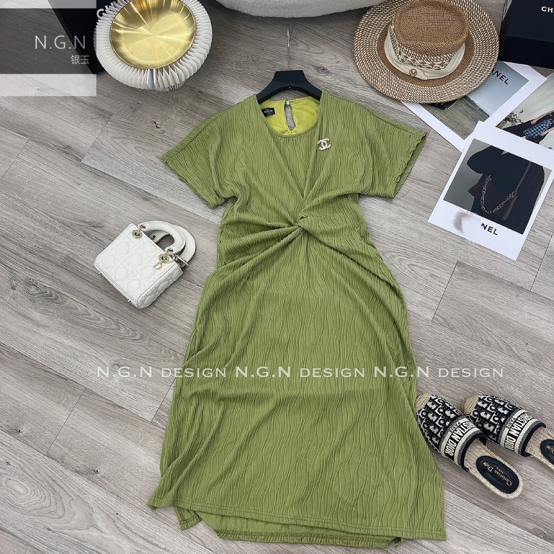 Váy xuông xoắn eo tăm sóng kèm tag đá