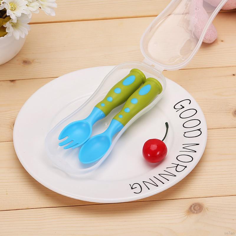 Bộ muỗng và nĩa ăn bằng nhựa an toàn cho bé