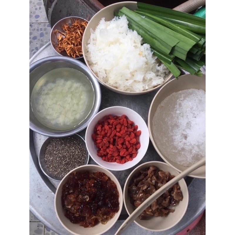 Sét 𝐂𝐡𝐞̀ 𝐝𝐮̛𝐨̛̃𝐧𝐠 𝐧𝐡𝐚𝐧 𝟏4 𝐯𝐢̣ 702gr nấu 36-42 chén có  tặng quế hoa cao cấp