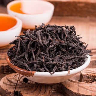 Trà đại hồng bào lon 400gr