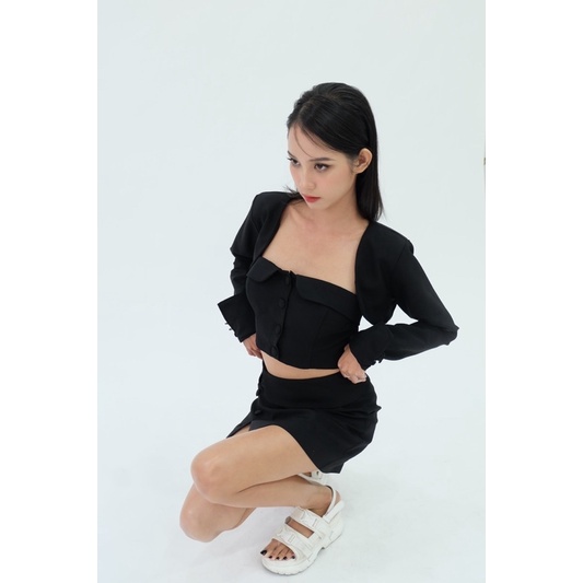 DELADE | Set áo cúp ngực có mút nâng kèm chân váy nút bọc và Blazer croptop sang chảnh, quyến rũ | Joyce Set