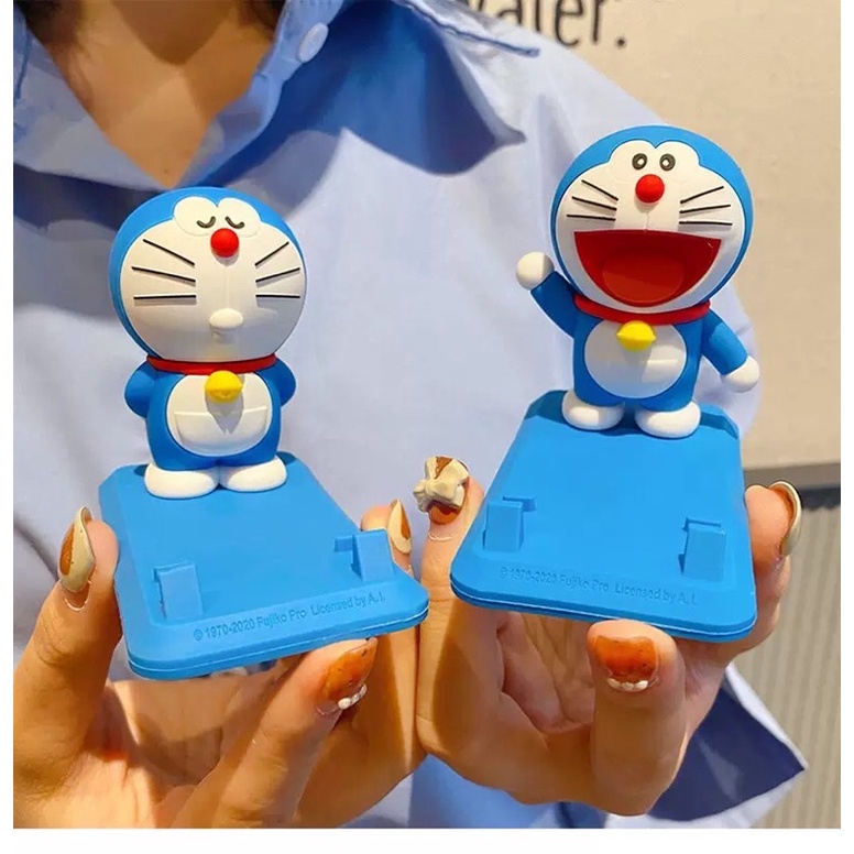 Mô hình Doraemon để điện thoại