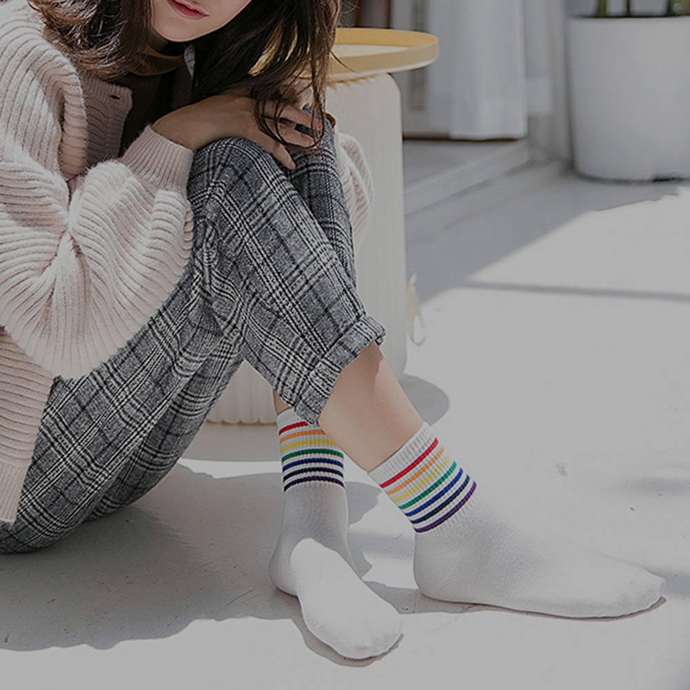 Tất Cotton Hoạ Tiết Kẻ Sọc Cầu Vồng Thời Trang Mùa Đông Cho Nữ