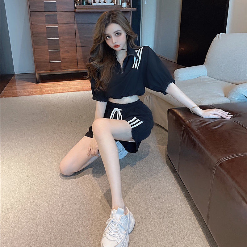 Set Đồ Thể Thao Gồm Áo Thun Tay Ngắn Và Quần Short Ống Rộng Thời Trang Mùa Hè Phong Cách Hàn Quốc Cho Nữ