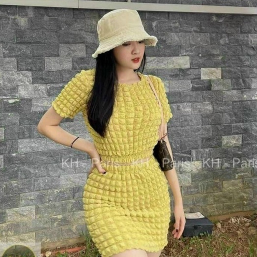 Set áo croptop kèm chân váy xốp cực xinh cho nữ đi chơi dạo phố