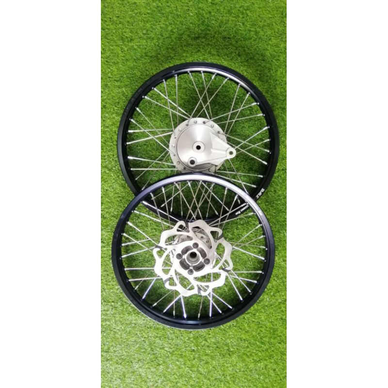 Bánh căm đùm future 125 zin theo xe lắp các dòng Honda wave căm mạ crom niềng nhôm đen thái full như hình