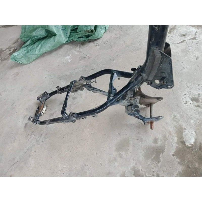 Khung sườn ya sirius fi rin rã xe.còn nguyên xi.có trầy.dành cho xe ya sirius fi.