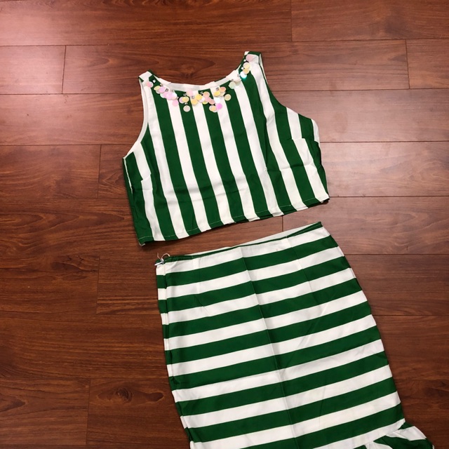 set đầm bút chì và áo croptop ( size dướ 58kg)