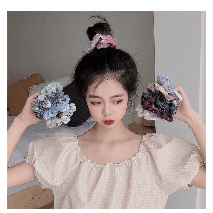 Cột tóc vải scrunchies caro xinh xắn Tatitava