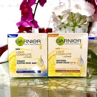 Bộ kem dưỡng da ngày đêm làm sáng da Garnier Light Complete Vitamin C Serum Cream 50ml
