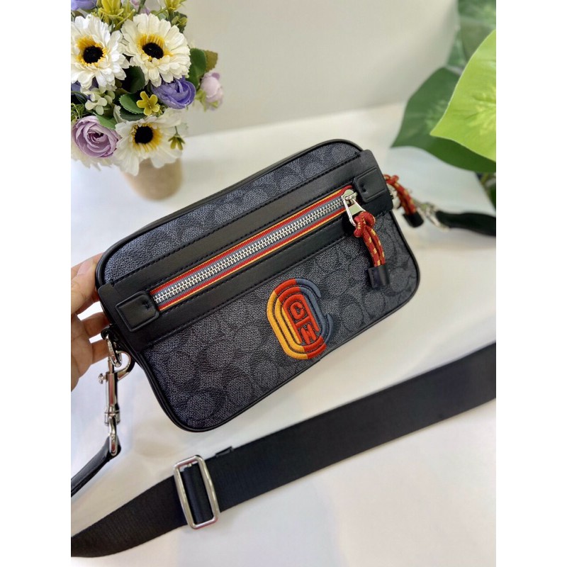 Túi đeo chéo Coach nam kiểu dáng cá tính