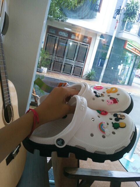 Dép Sục Trắng tặng 8stk