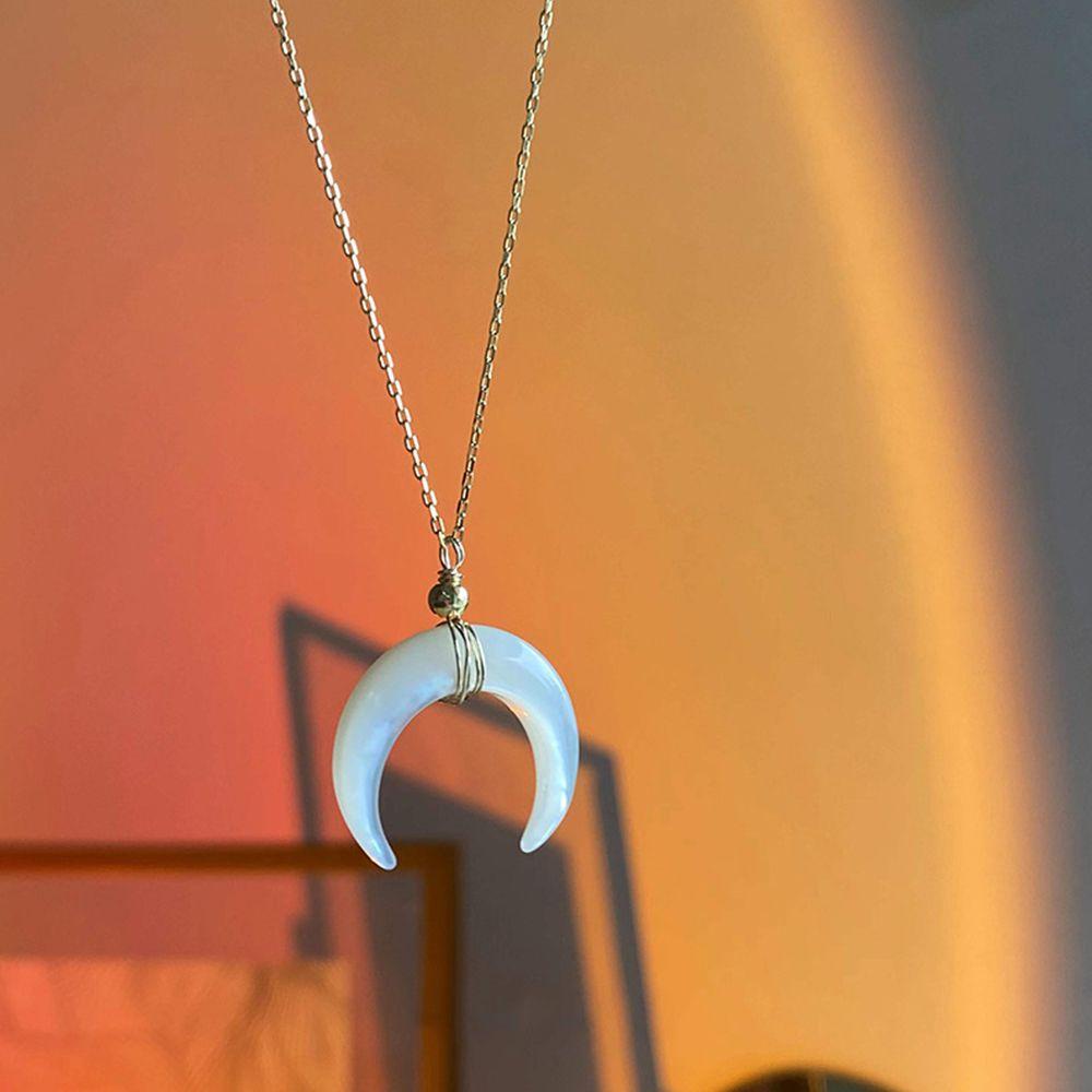 Vòng cổ Mặt Trăng Khuyết Phong Cách Vintage Cho Nữ