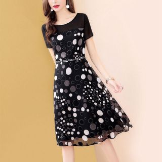 Đầm chấm bi eo cách điệu