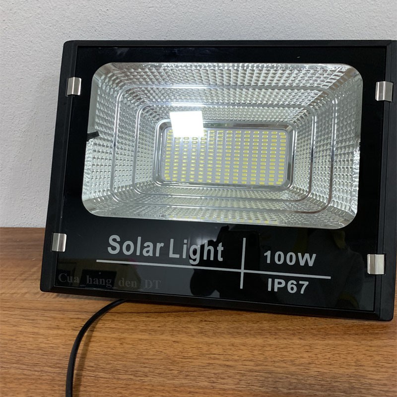 Đèn năng lượng mặt trời , Đèn led pha năng lượng mặt trời 100w.  .