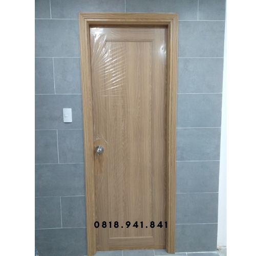 Sự kết hợp hoàn hảo giữa cửa gỗ công nghiệp phòng ngủ và cửa nhựa giả gỗ nhà tắm