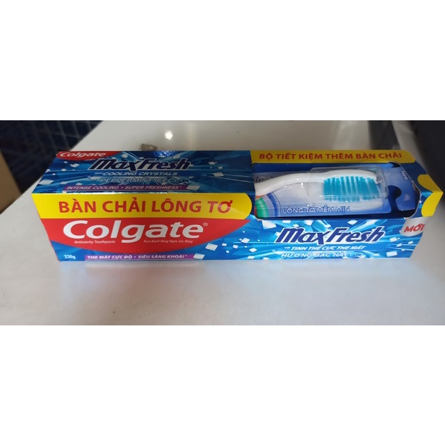 Kem Đánh Răng Colgate Maxfresh Hương Bạc Hà (230g)