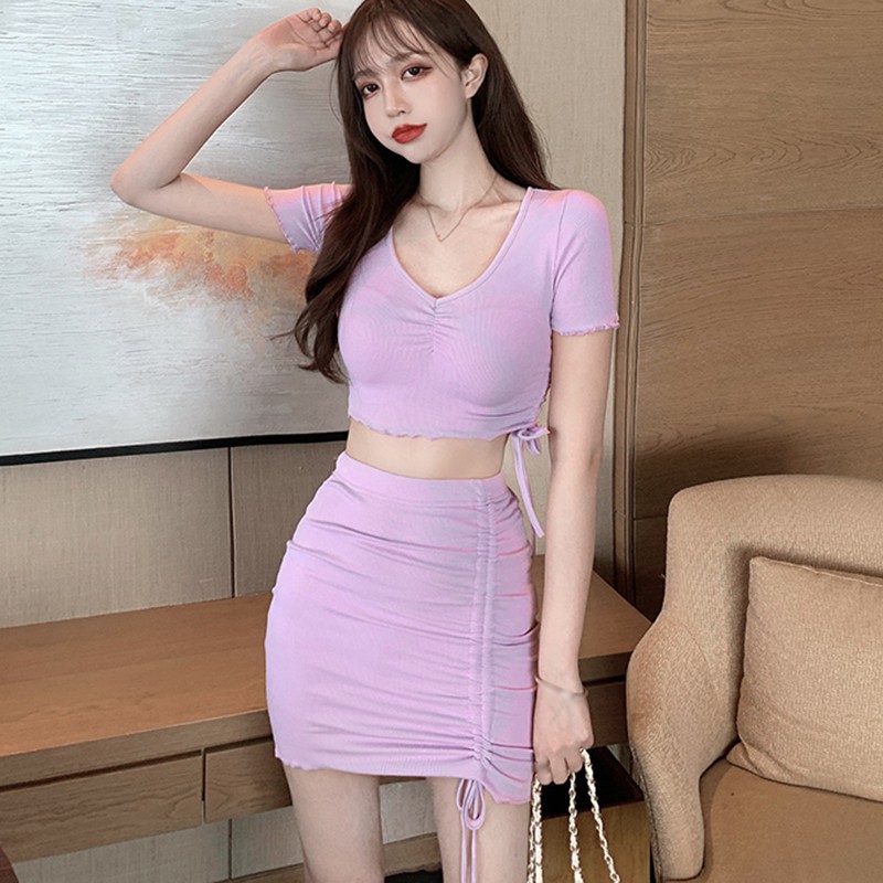 Bộ Áo Thun Ngắn Tay Cổ Chữ V + Chân Váy Mini Xinh Xắn Dành Cho Nữ