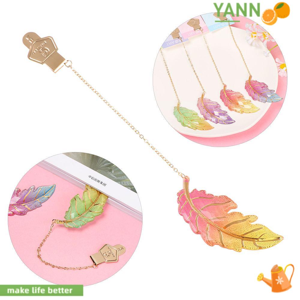 1 Giá Đỡ Kẹp Sách Đánh Dấu Sách Hình Hoa Tuyết/Lá Anh Đào