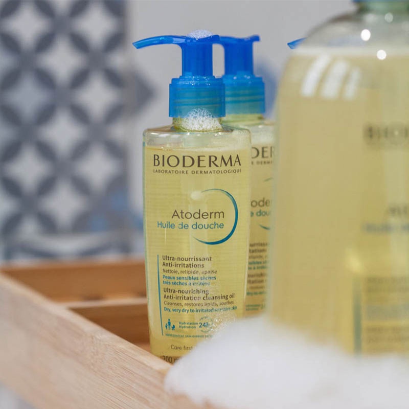 Dầu tắm Bioderma giúp làm sạch, làm dịu và dưỡng ẩm dành cho da khô, da nhạy cảm Atoderm Huile De Douche 200ml -1L