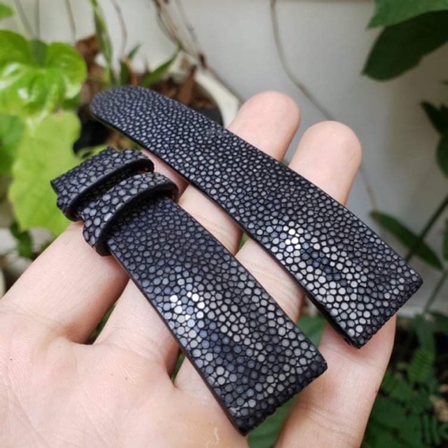 Dây đồng hồ da cá đuối màu đen cao cấp