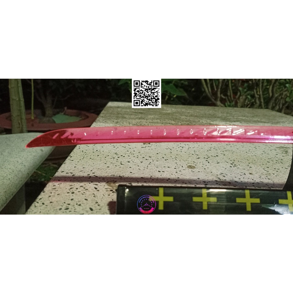 Kiếm nhựa trong dài 50cm Pink Anime TẶNG kệ trưng bày 1704d3 h5