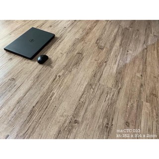 Sàn nhựa dán keo vân gỗ