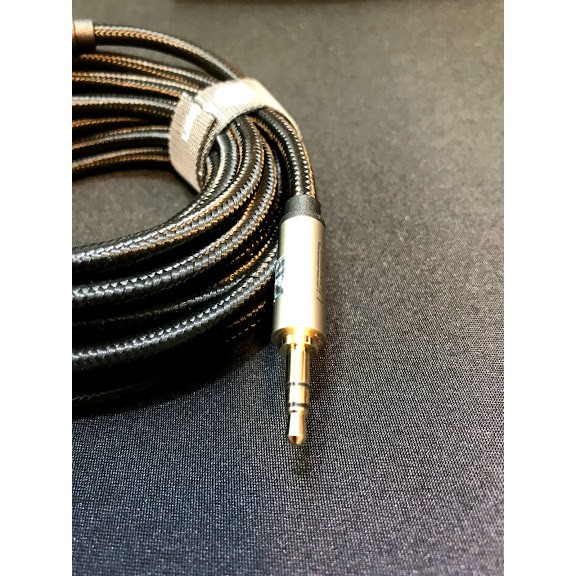 Cáp Audio AUX 3,5mm dài 5m chính hãng Ugreen 40783 bọc vải cao cấp