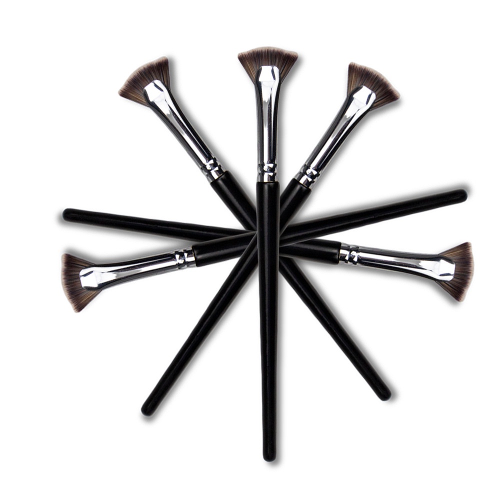Cọ Trang Điểm Sợi Nhân Tạo Mềm 17.1cm Đa Năng Tiện Dụng