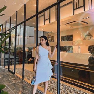 ĐẦM LỆCH VAI NHÚN BÈO